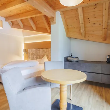 Hin&weg Hotel apartamentowy 3*