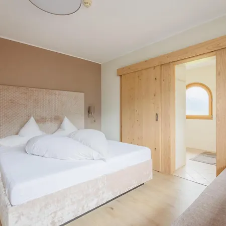 Apart-hotel Hin&weg 4*
