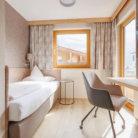 Hotel apartamentowy Hin&weg Ried im Zillertal