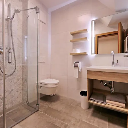 Hotel apartamentowy Hin&weg Ried im Zillertal